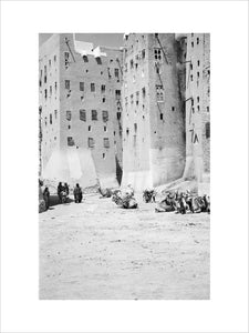 Street in Shibam with tall ...