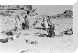 Qahtan men loading up their ...