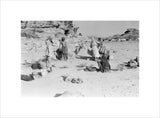 Qahtan men loading up their ...