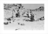 Qahtan men loading up their ...